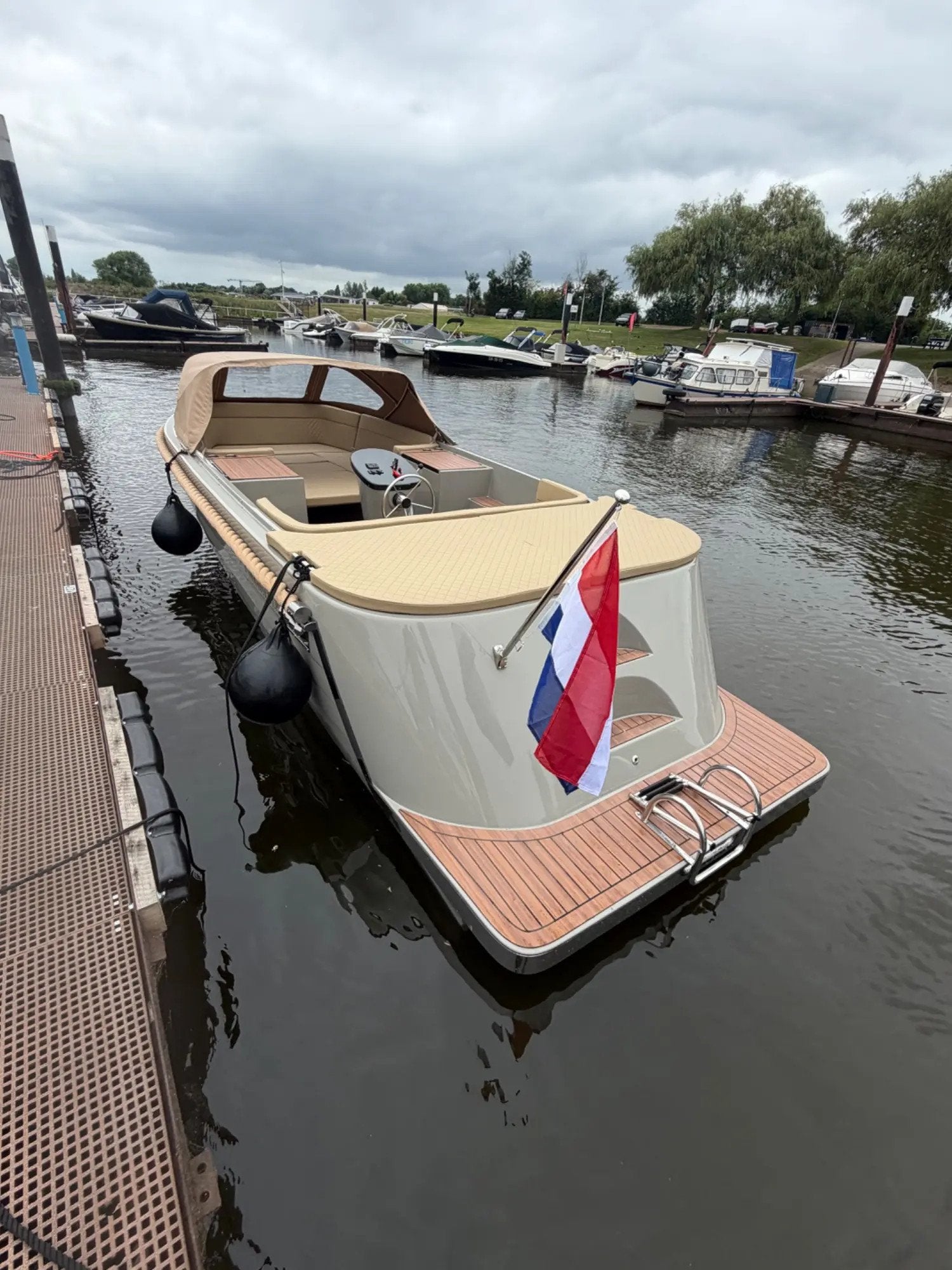 Maassloep 680 Honda 20pk nieuw vaarklaar € 32.950,-, Watersport en Boten, 50 cm, Overige materialen, Overige typen, Overige brandstoffen