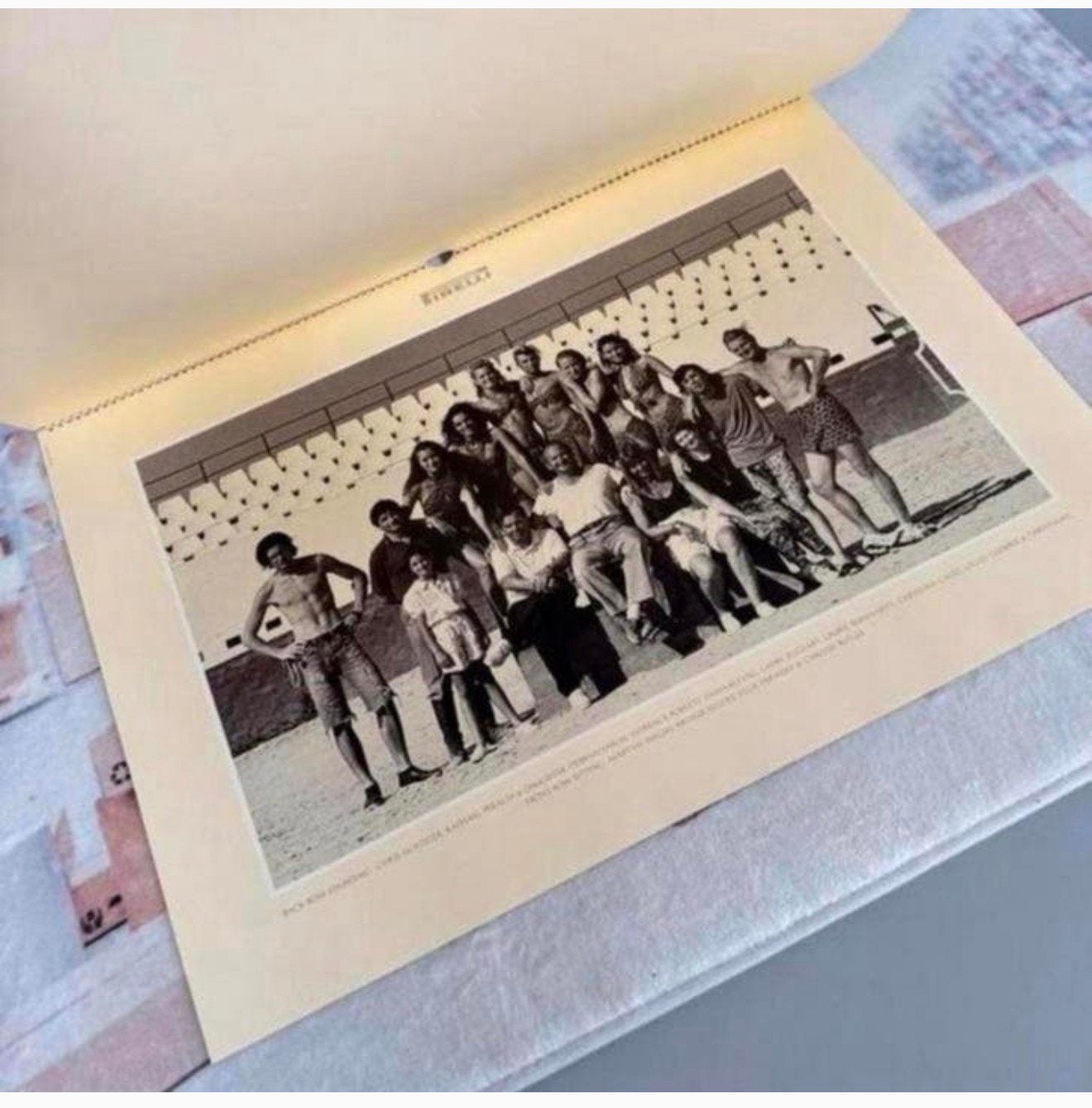Grote Vintage Pirelli-kalender 1990 calendar groot 20e eeuw, Diversen, Ophalen of Verzenden, Zo goed als nieuw, H, H