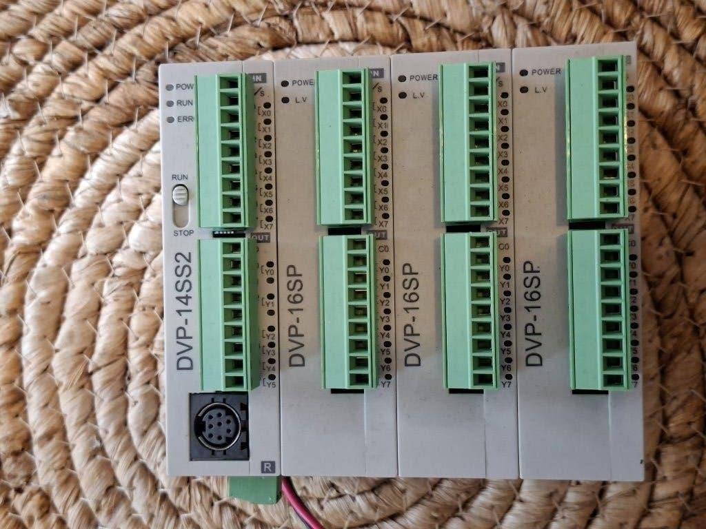 Delta PLC opstelling DVP-14SS2 en DVP-16SP, Ophalen of Verzenden, Nieuw