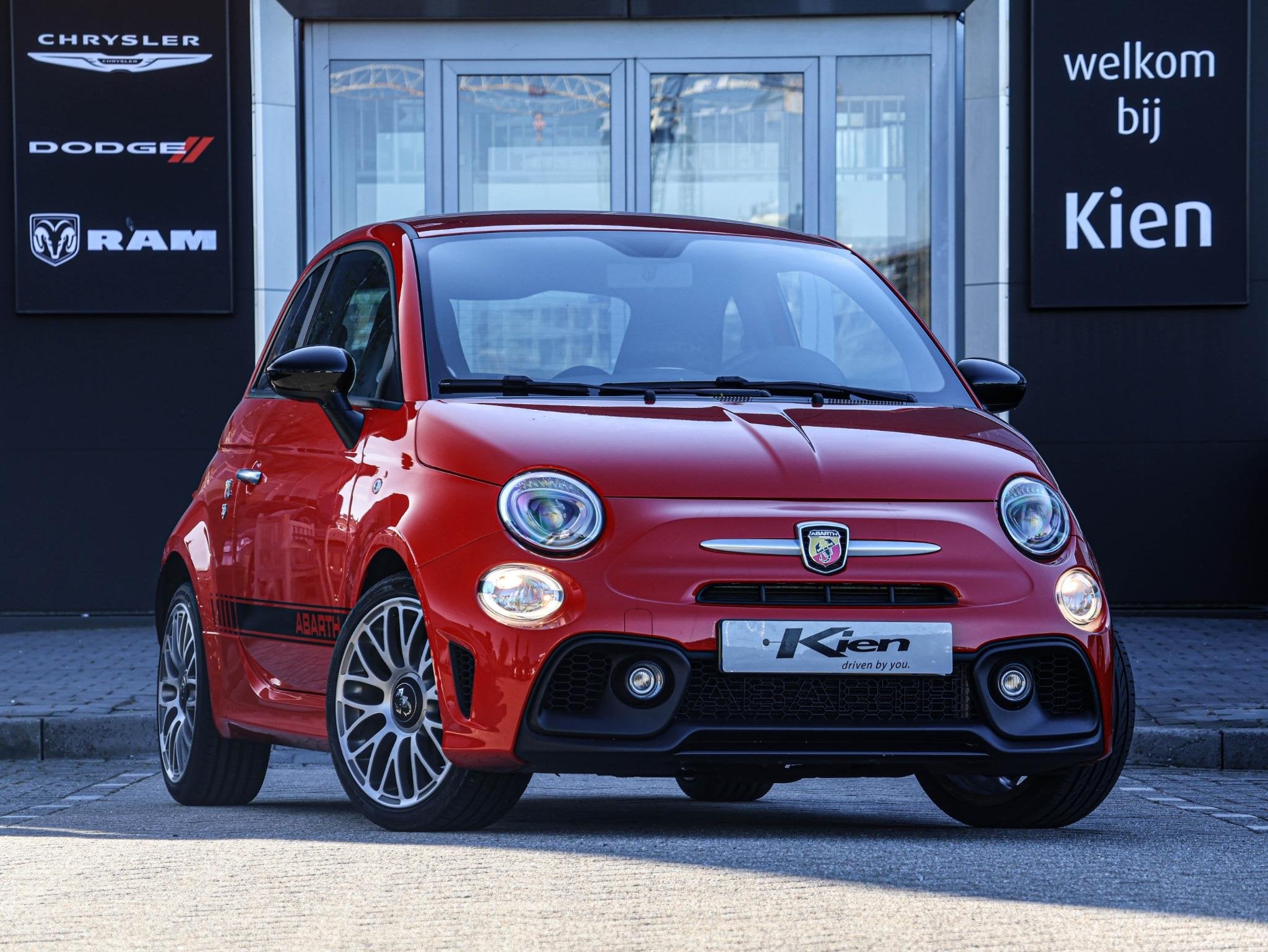 Fiat 500 1.4 T-Jet Abarth 595 | Apple Carplay | Navi | Sport, Auto's, Voorwielaandrijving, 145 pk, Stof, Euro 6