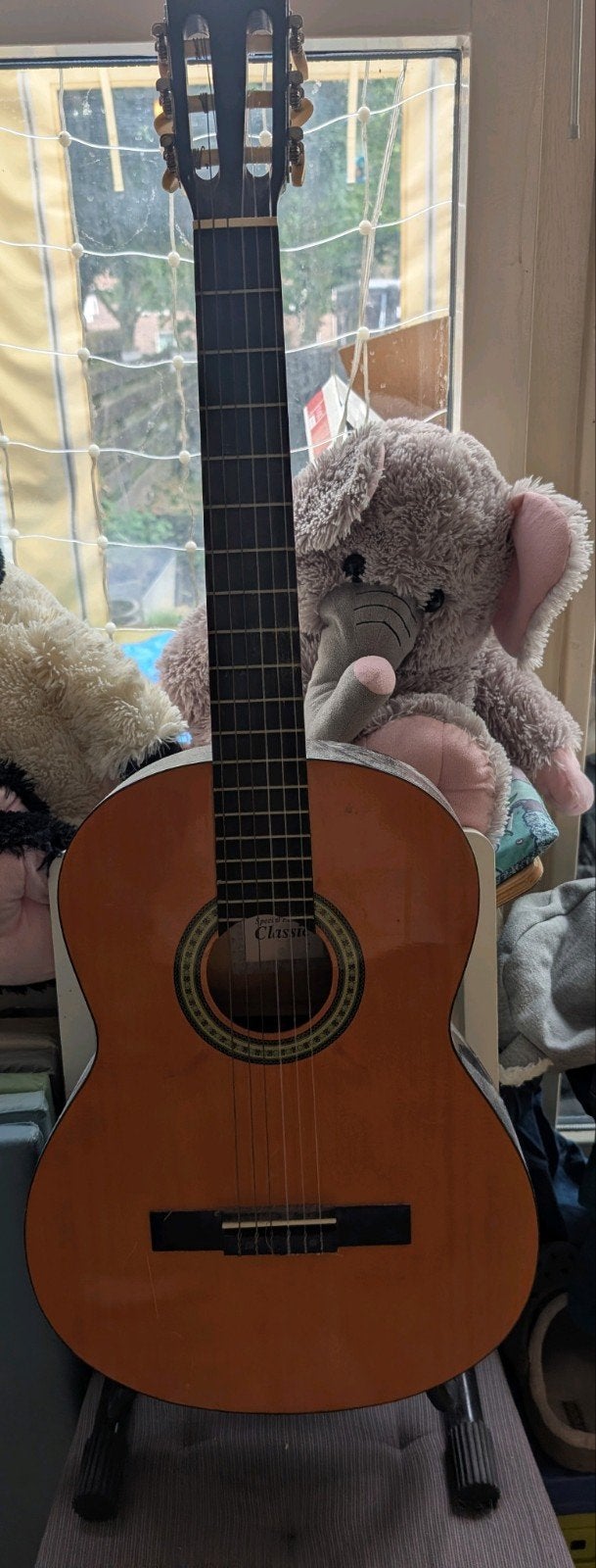 Klassieke gitaar met standaard - moet gestemd worden, Ophalen, Gebruikt, Klassieke of Spaanse gitaar
