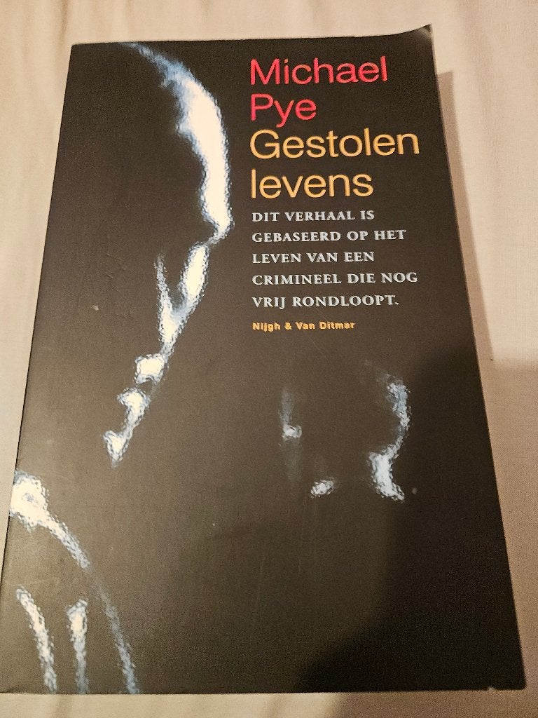 Gestolen levens (Michael Pye), Ophalen of Verzenden, Gelezen