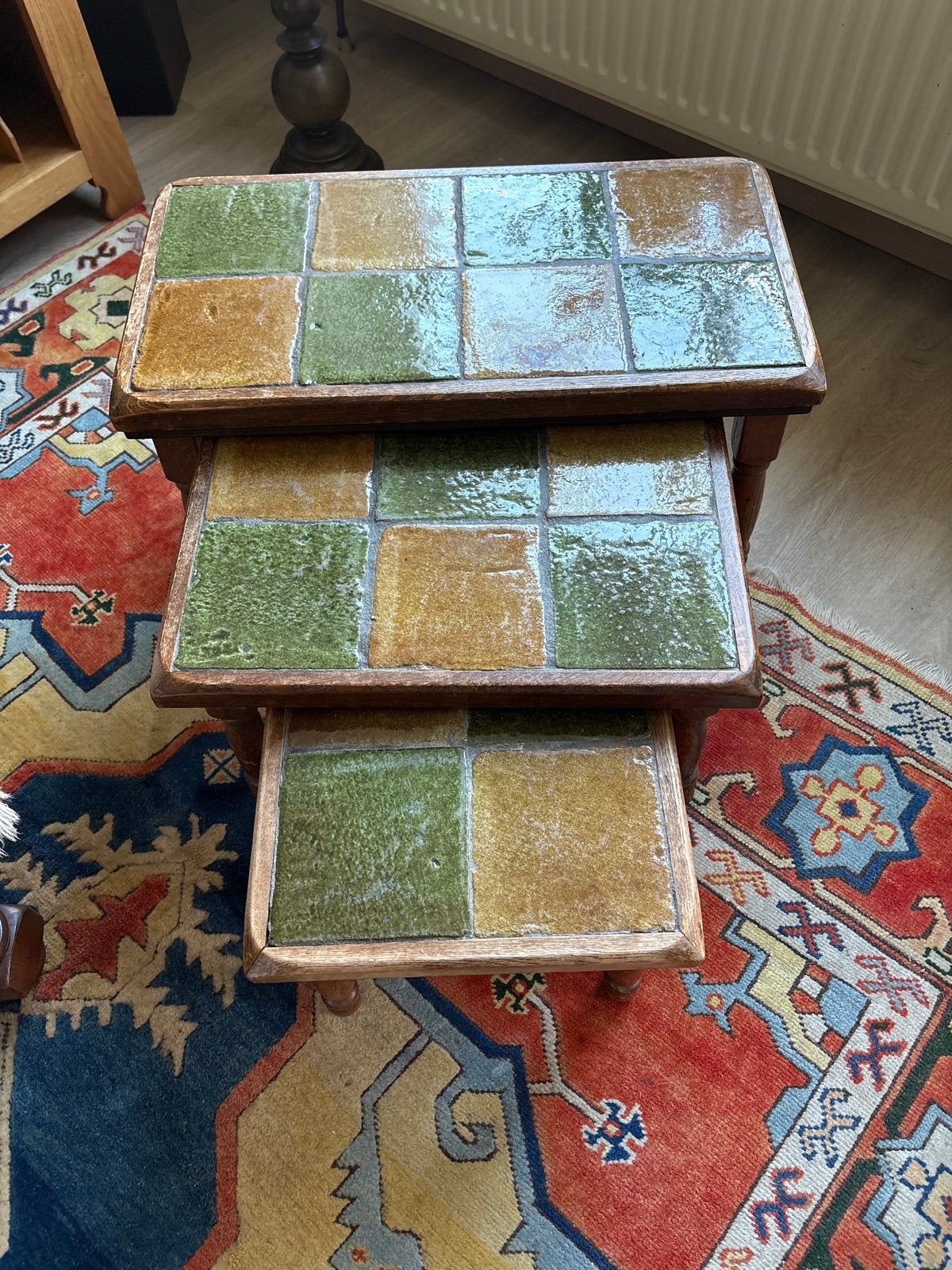 Set van 3 vintage bijzettafels met tegels, Antiek en Kunst, Ophalen