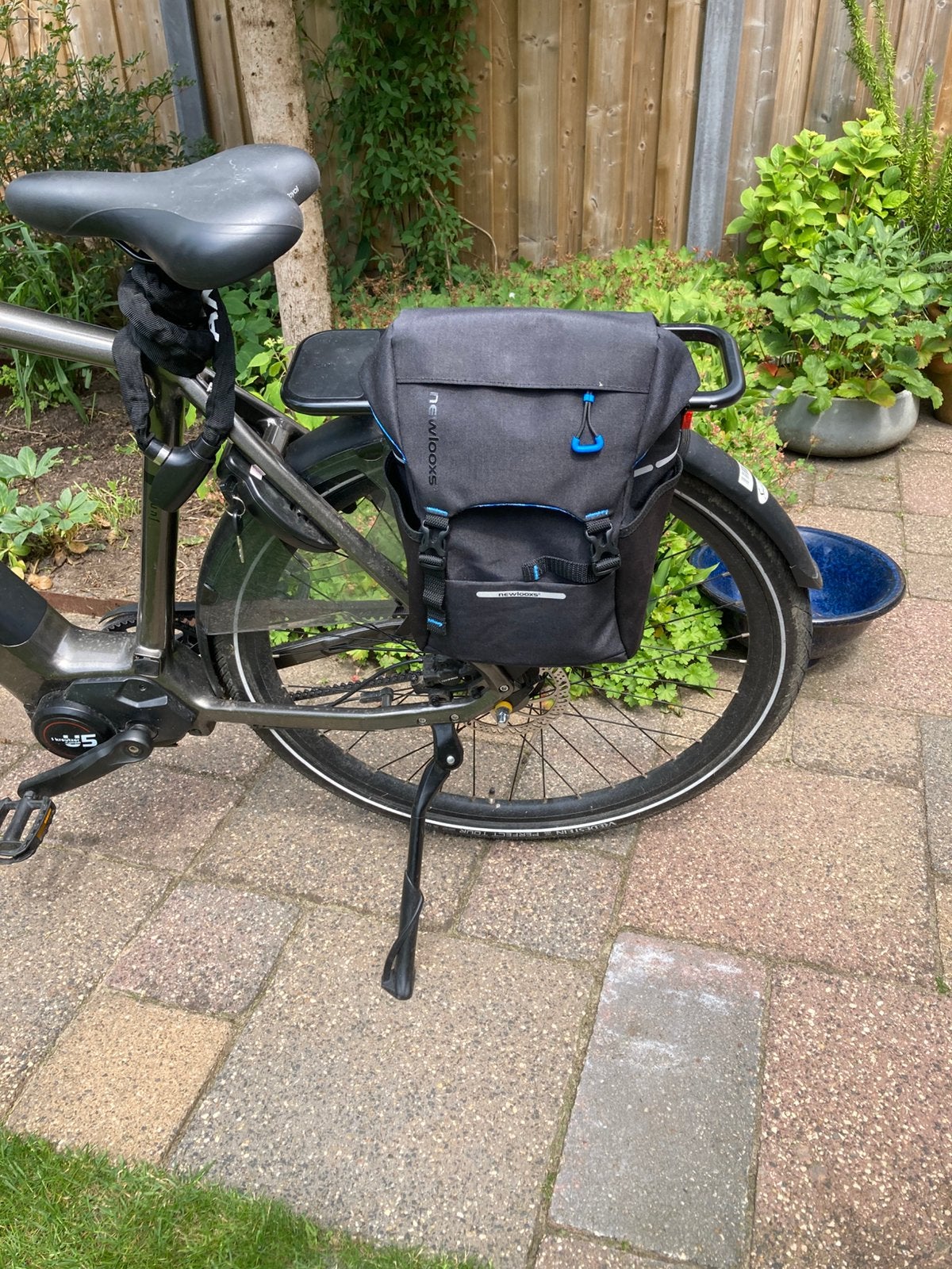 New looxs enkele fietstas met geïntegreerde regenhoes., Ophalen of Verzenden, Zo goed als nieuw