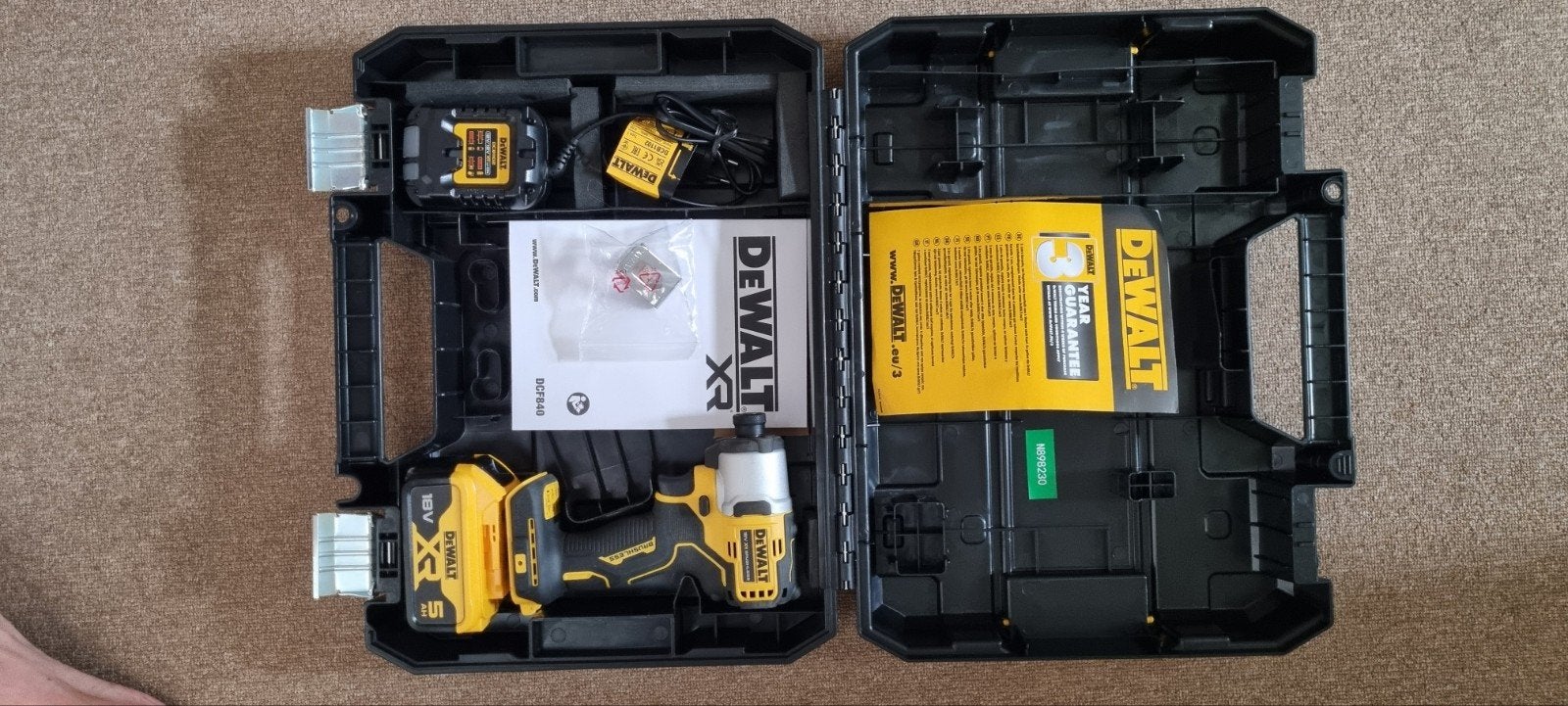 DeWalt DCD796 Boor- en Schroefmachine met Accu en Lader, 600 watt of meer, Ophalen of Verzenden, Variabele snelheid, Zo goed als nieuw