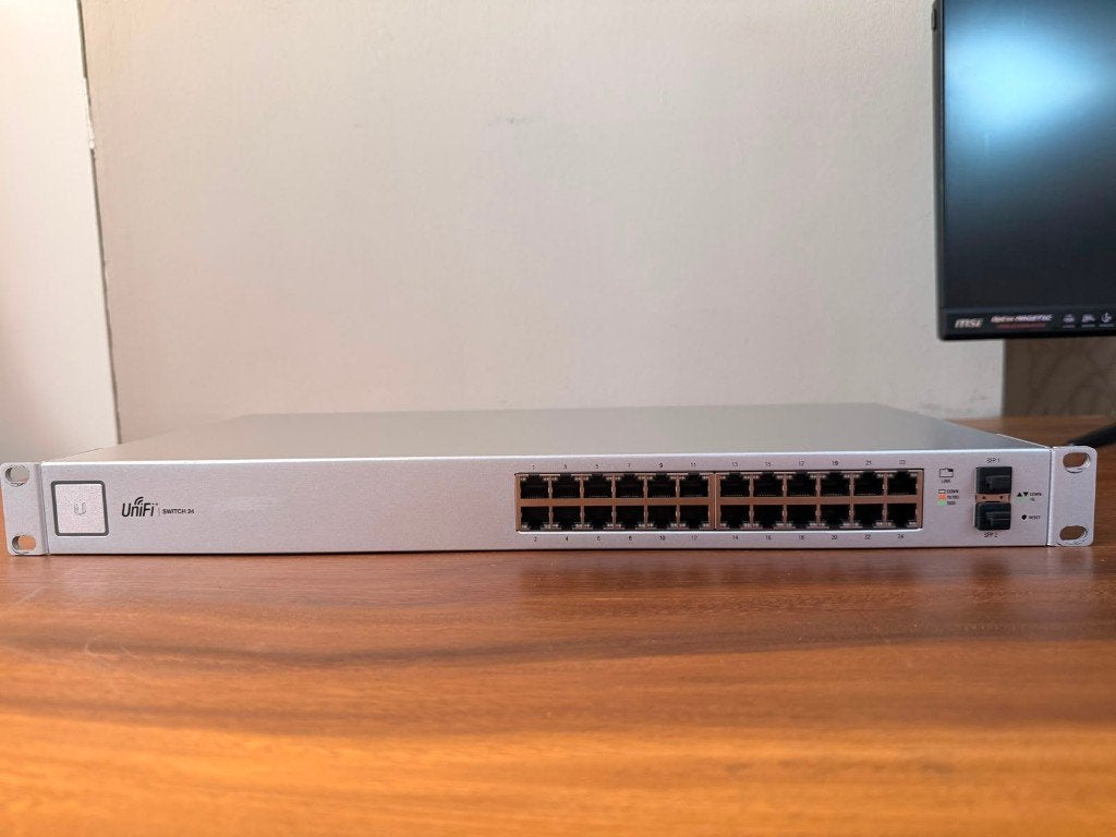 Ubiquiti UniFi US-24 switch, Ophalen of Verzenden, Gebruikt