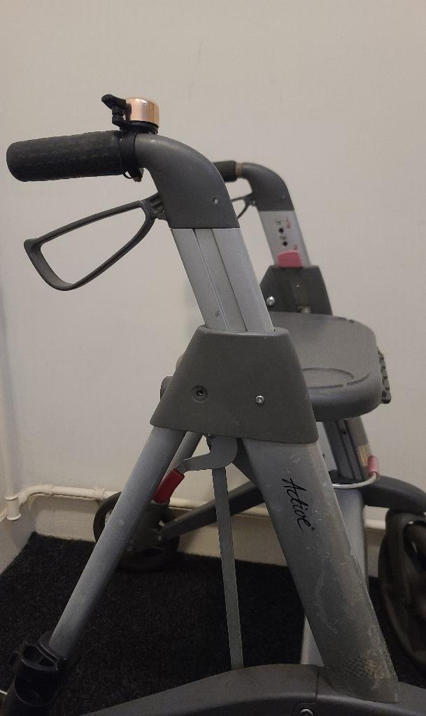 Rollator, Diversen, Ophalen of Verzenden, Opvouwbaar, Gebruikt