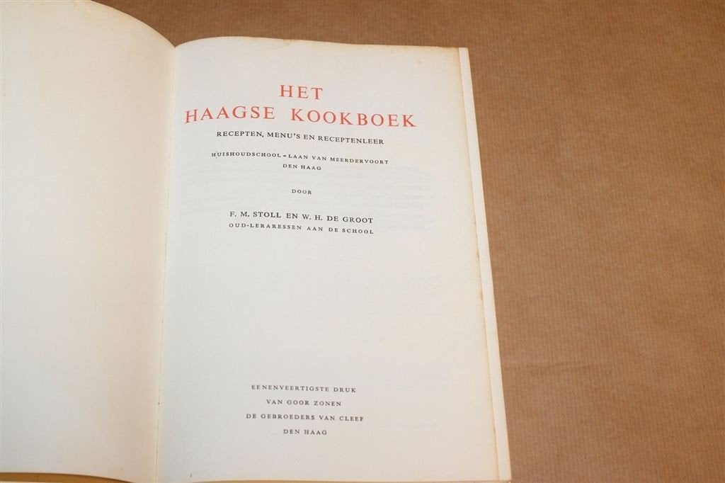 Het Haagse Kookboek — Vintage Recepten & Menu\'s 1963, Boeken, Kookboeken, Ophalen of Verzenden, Gelezen, Nederland en België