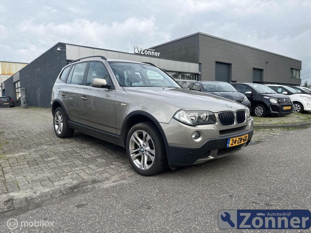 BMW X3 2.0i Business Line, Auto's, Navigatiesysteem, 4 cilinders, Bedrijf, Handgeschakeld