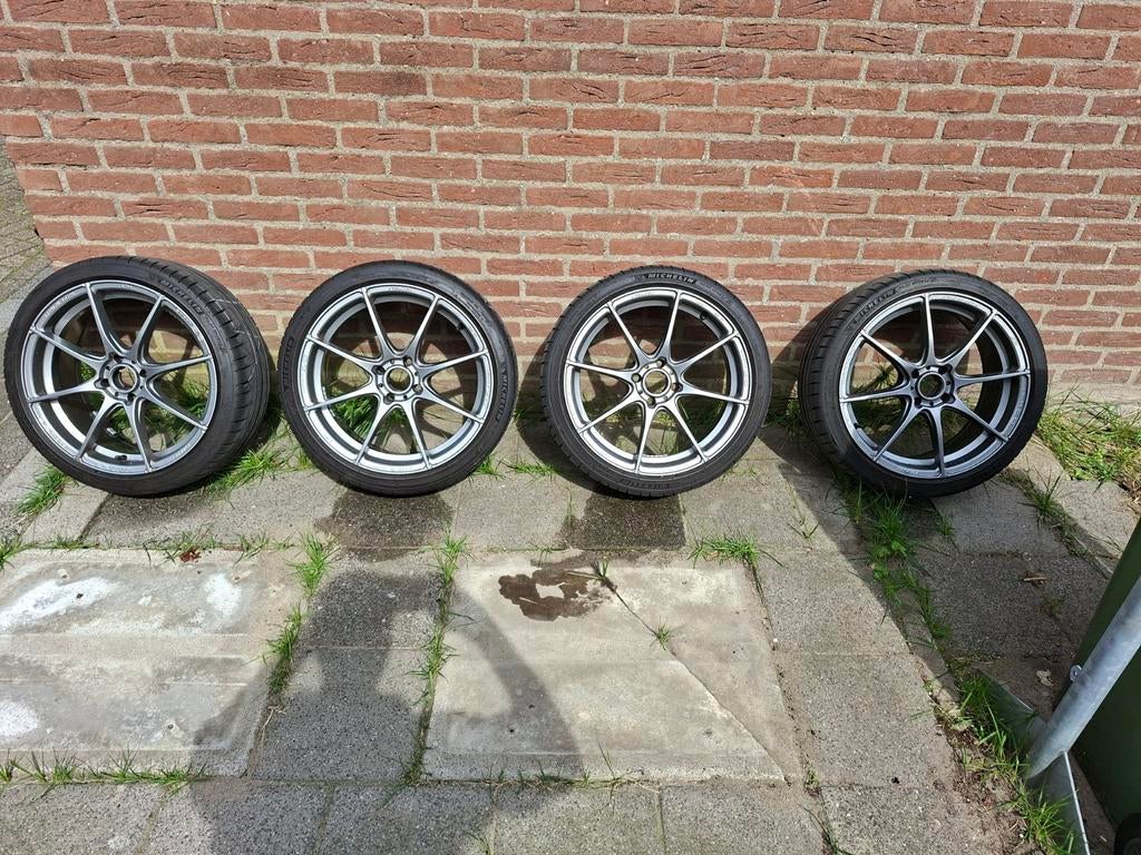 OZ velgen met spacers en bouten voor een Abarth 500 / 595, Ophalen