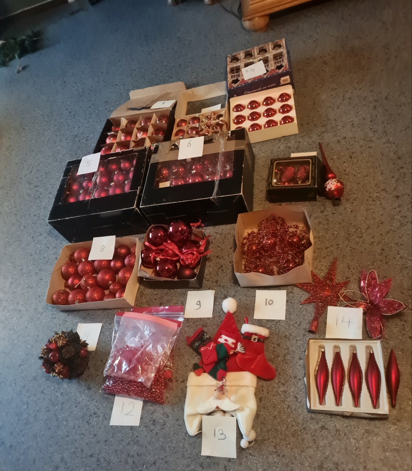 heel veel rode kerstballen en ander rood kerstspul, Diversen, Ophalen of Verzenden