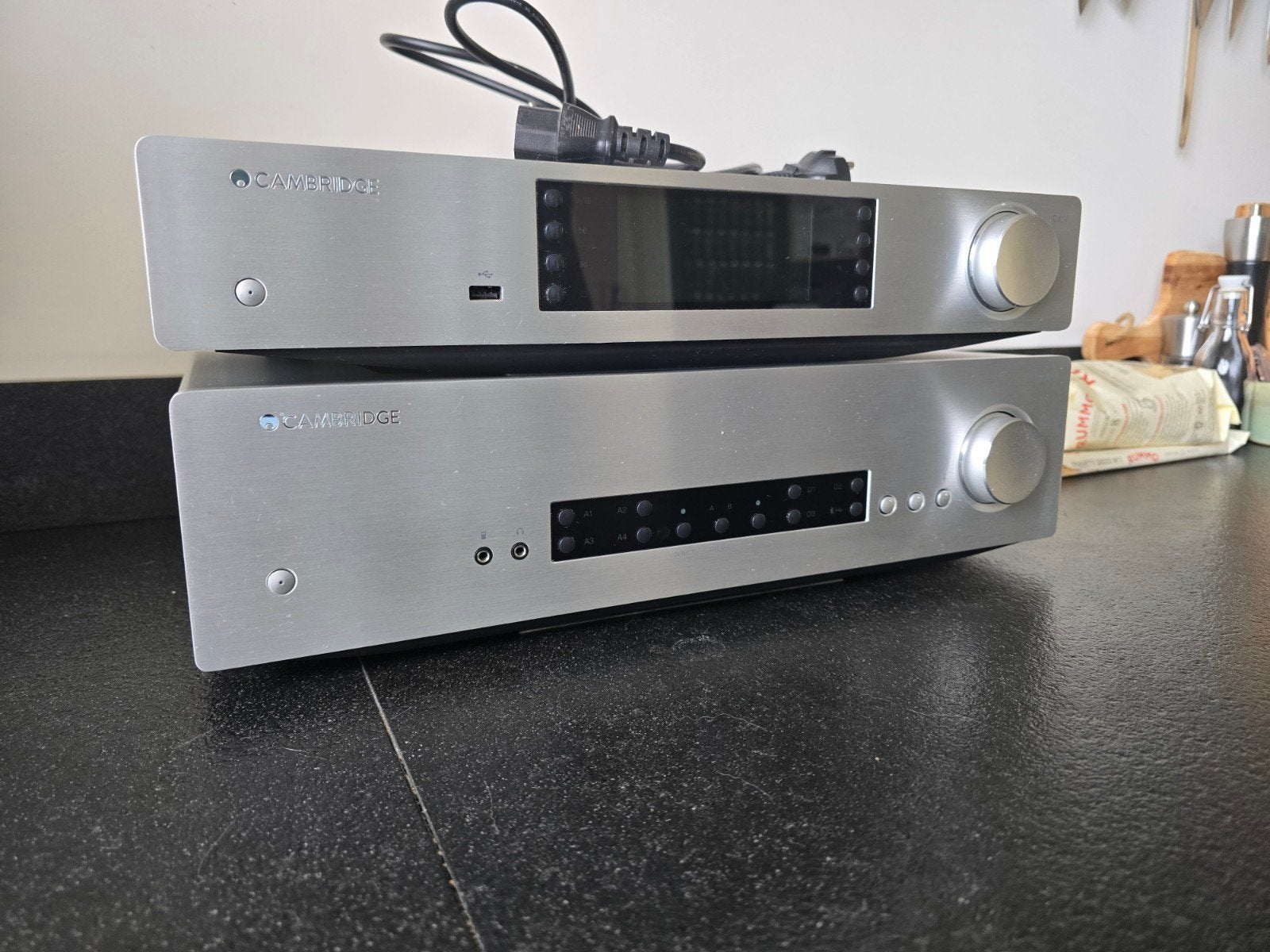 Cambridge Audio CXA80 + CXN zilver, Zo goed als nieuw, 60 tot 120 watt, Stereo, Ophalen