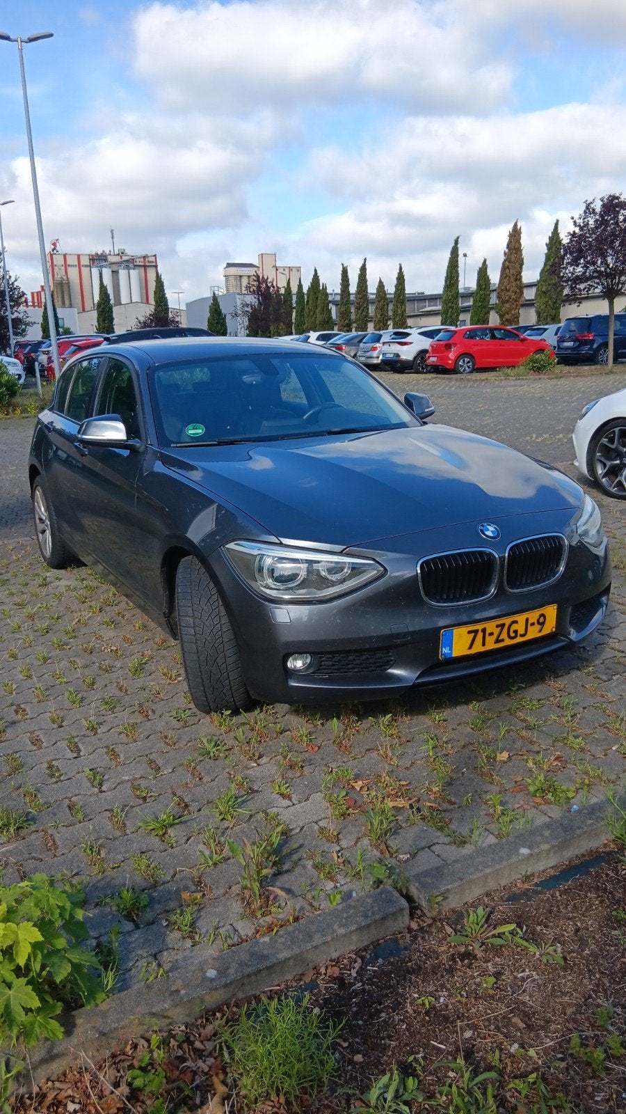 BMW 116i 2012 - 143000 km - schadeauto/motorschade, Auto's, BMW, Zwart, Handgeschakeld, Particulier, Hatchback