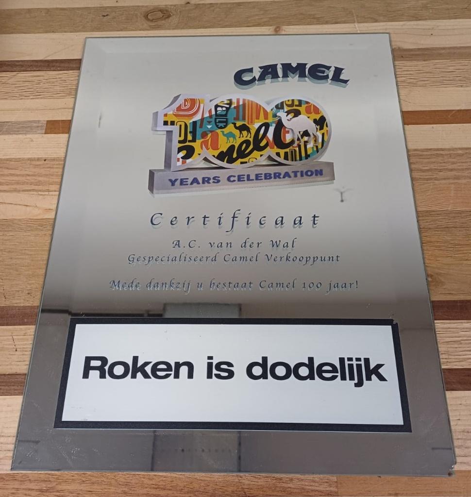 Spiegel - Certificaat Camel sigaretten, Verzamelen, Merken en Reclamevoorwerpen, Ophalen of Verzenden, Reclamebord