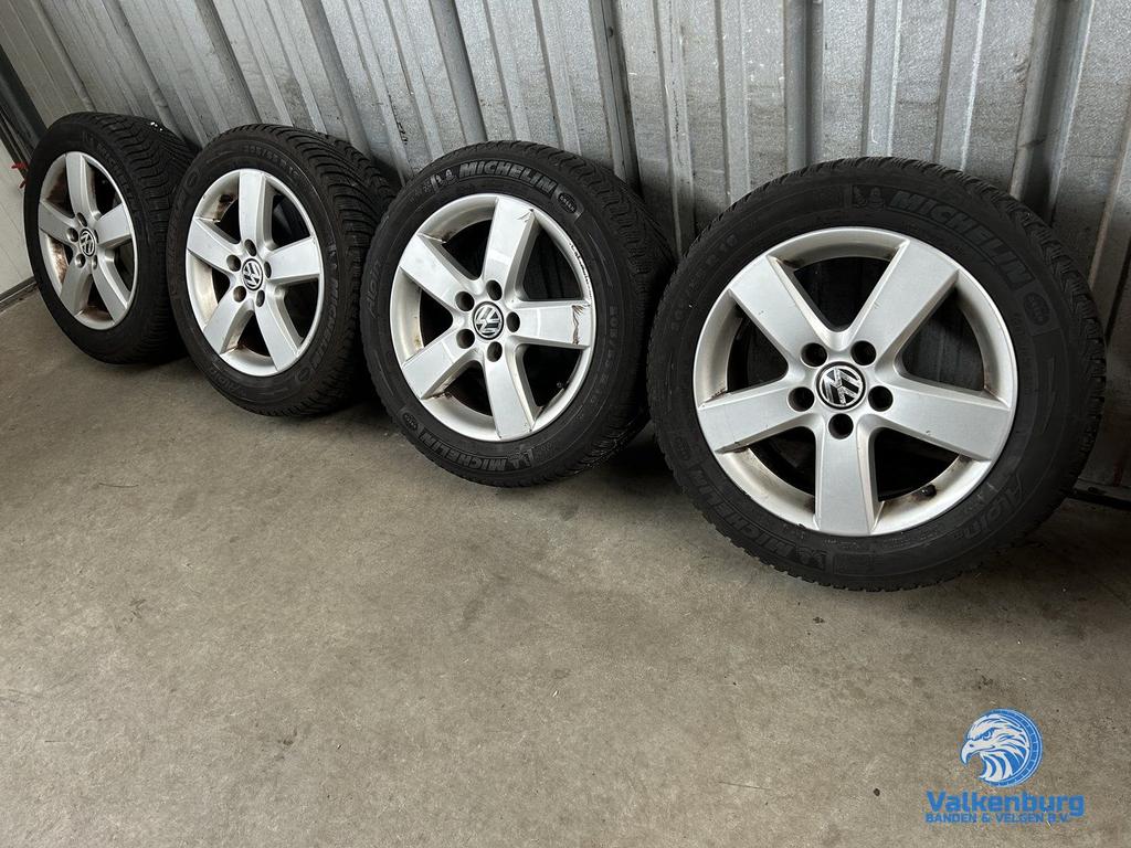 7mm! Originele VW 16 inch velgen 5x112 winterbanden 205/55R1, Auto-onderdelen, Banden en Velgen, Gebruikt, -, Banden en Velgen