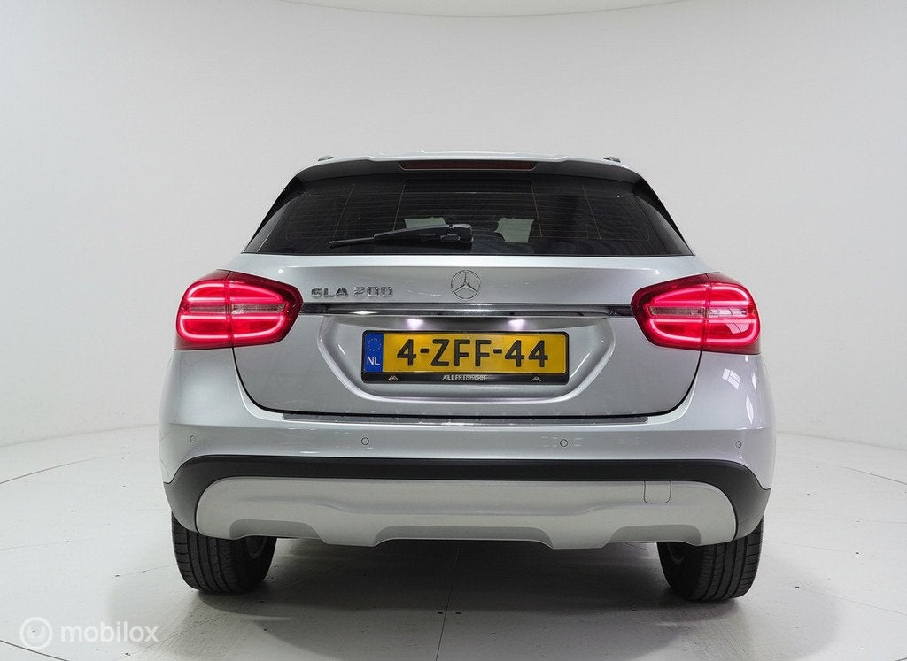 Mercedes GLA-klasse 200 Ambition Led Trekhaak zeer nette aut, Auto's, Voorwielaandrijving, Gebruikt, Bedrijf, Handgeschakeld
