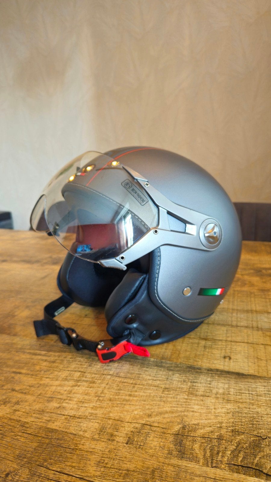 Beon Design scooterhelm - Maat S, Fietsen en Brommers, Brommerhelmen, Ophalen, Zo goed als nieuw, Small, Beon Design