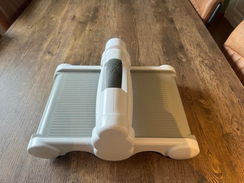 Sizzix Big Shot snij- en embossingmachine, Geschikt voor snijden, Gebruikt, Ophalen of Verzenden, Kunststof