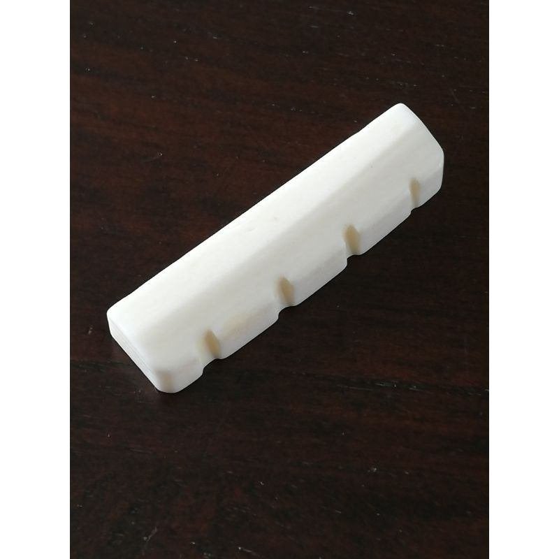 Bass 4 string bone nut 38mm pre-slotted, Moku Custom Guitars, Nieuw, 4613CB, Info@mokucustomguitars.com