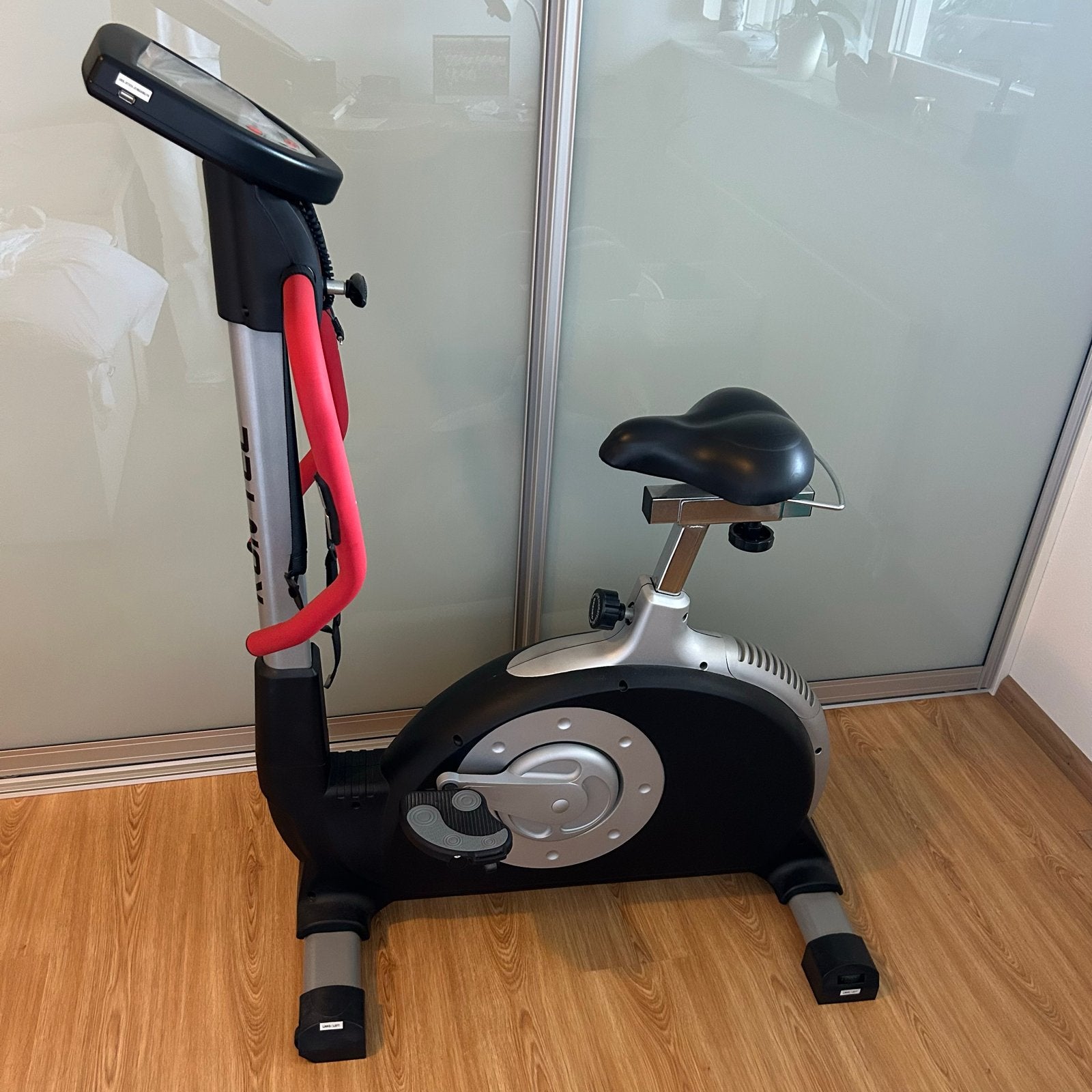 Hometrainer - Ideaal voor thuisworkouts, Ophalen, Gebruikt, Metaal, Benen
