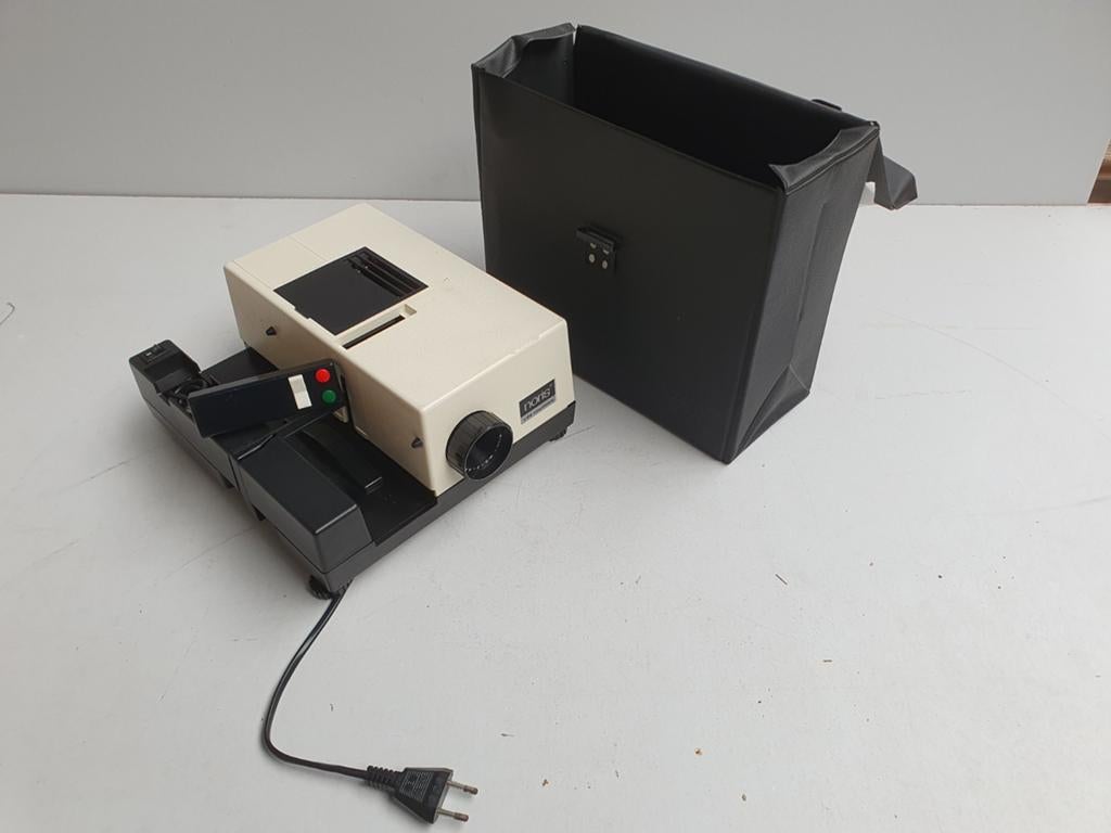 Noris v26 halogen, Audio, Tv en Foto, Diaprojectors, Ophalen of Verzenden, Zo goed als nieuw