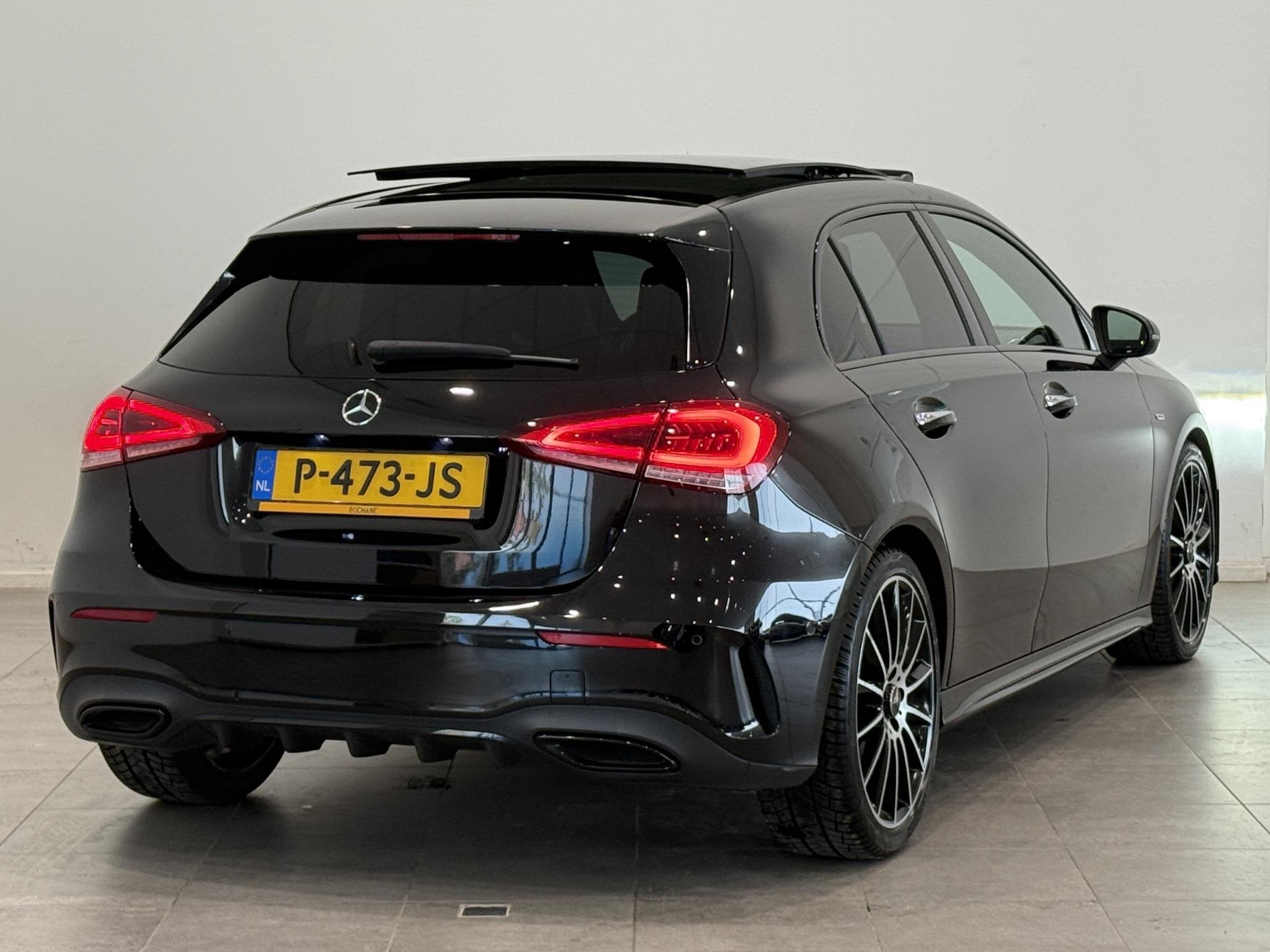 Mercedes-Benz A-klasse 200 Business Solution AMG | Matrix LE, Gebruikt, 4 cilinders, Met garantie (alle), Leder en Stof