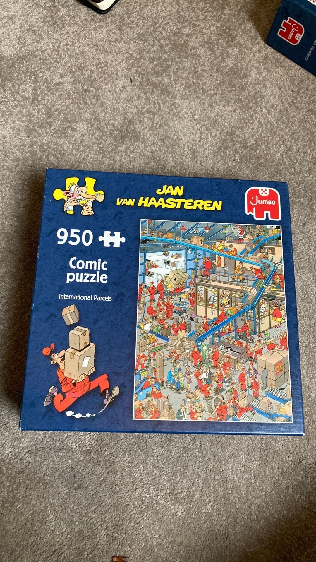 Puzzel Jan van Haasteren, 950, international parcels, Ophalen of Verzenden, 500 t/m 1500 stukjes, Zo goed als nieuw