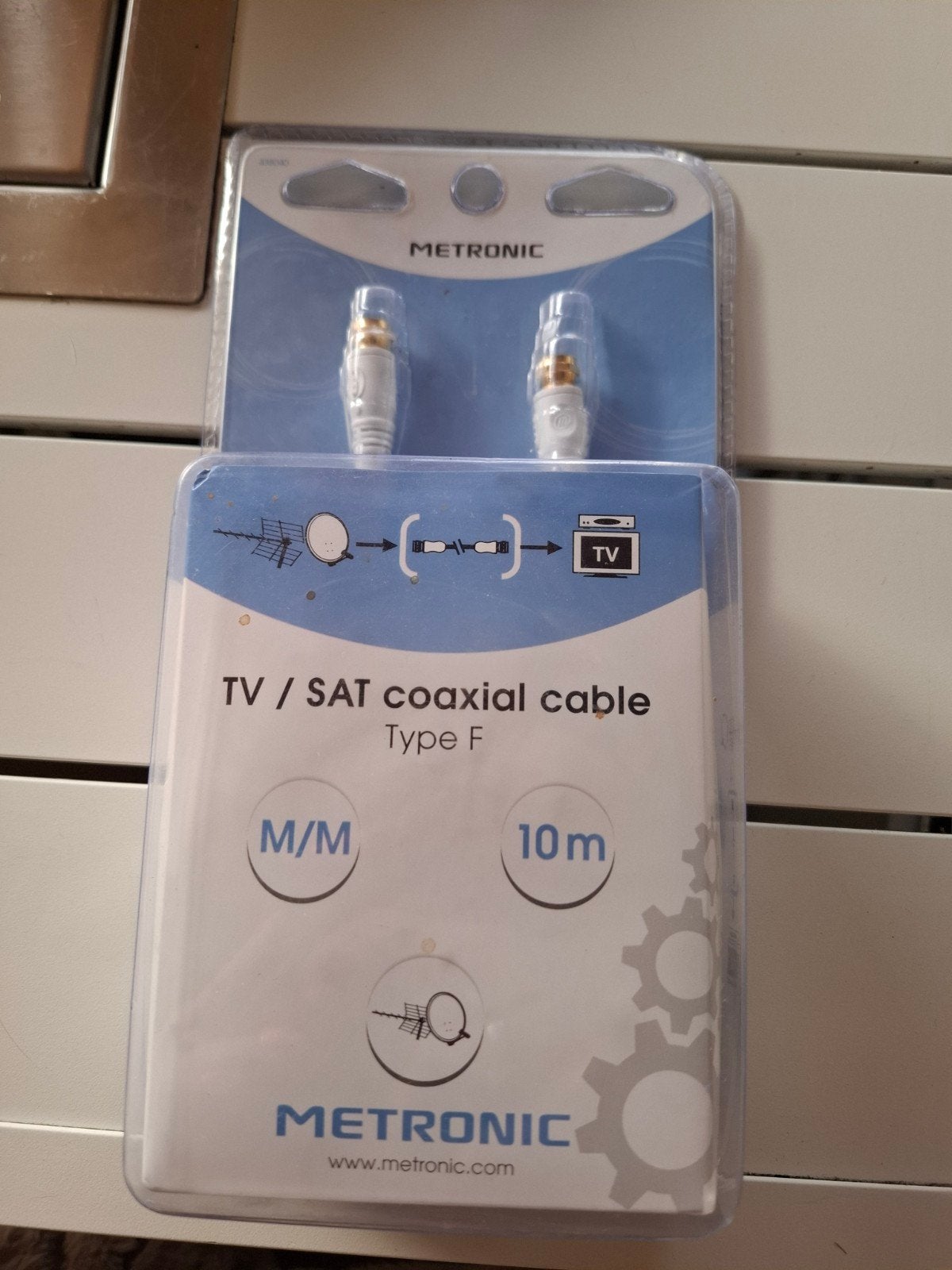 Metronic TV/SAT coaxkabel van 10 meter lang, Ophalen of Verzenden, Nieuw, 10 meter of meer, Coaxiale kabel