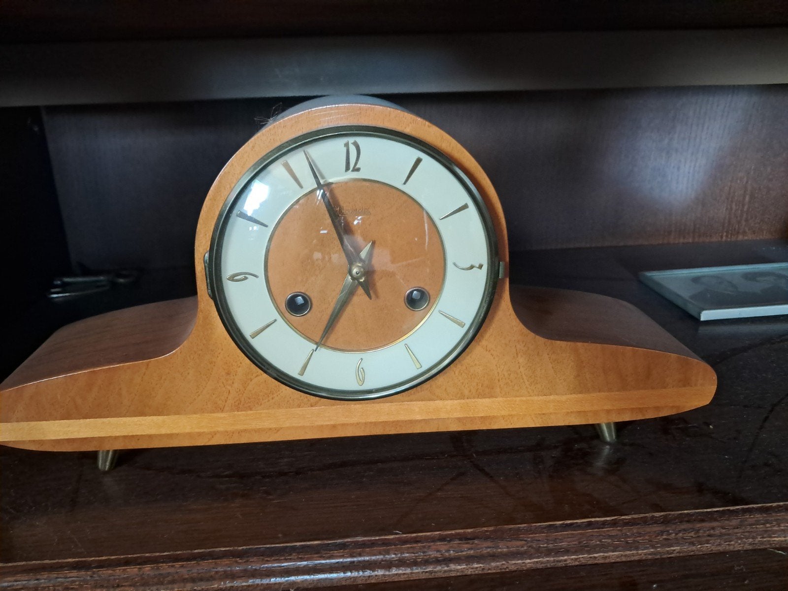 Vintage tafelklok met houten behuizing, Ophalen