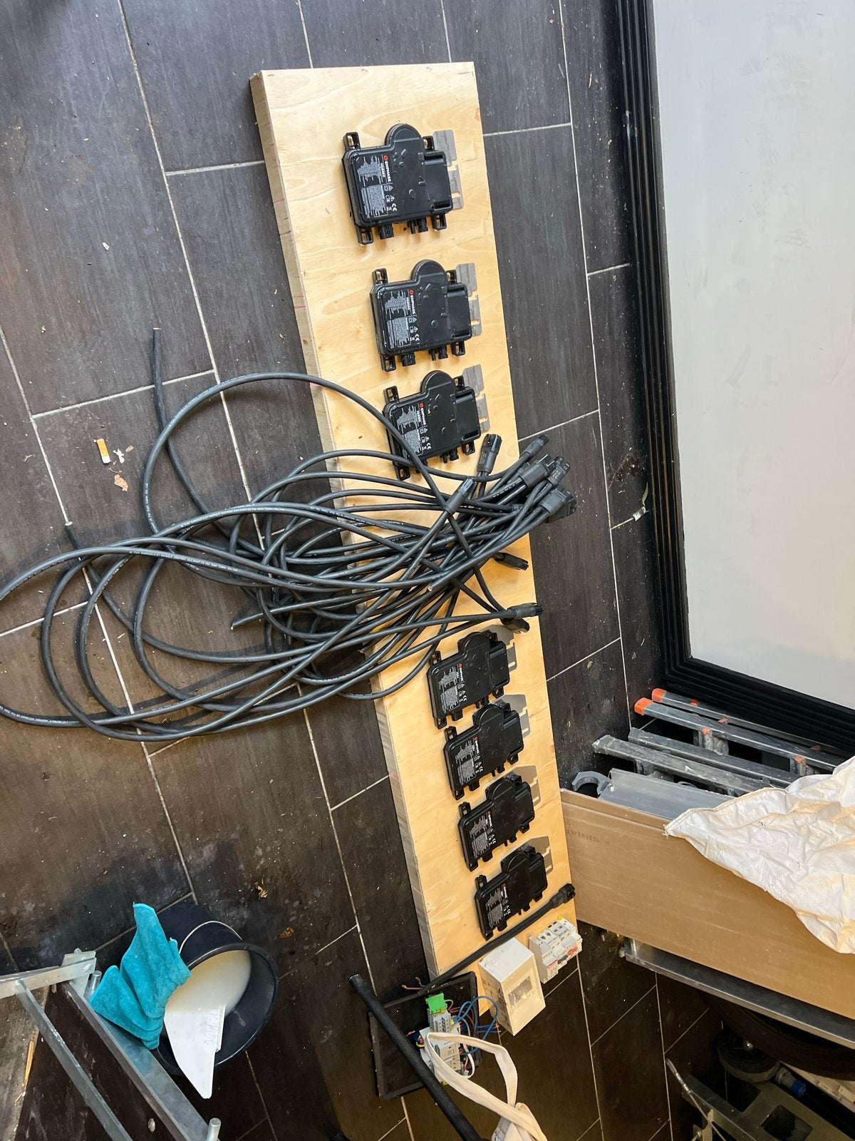 Enphase IQ8MC Micro-omvormers met bekabeling, Ophalen, Gebruikt, Overige typen, 200 wattpiek of meer
