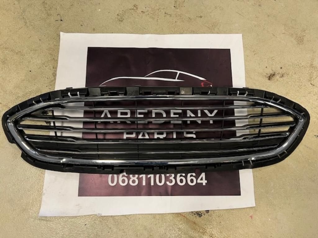 Ford Fiesta 7 MK7 Grille Grill Chrome H1BB-8B271-B1, Gebruikt, -, -, Ophalen of Verzenden