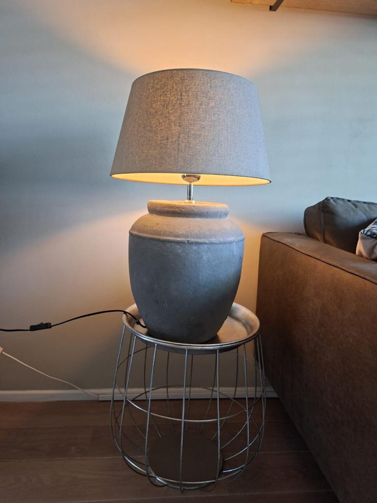 Stijlvolle tafellamp met grijze kap, Ophalen, Zo goed als nieuw, Modern, Industrieel