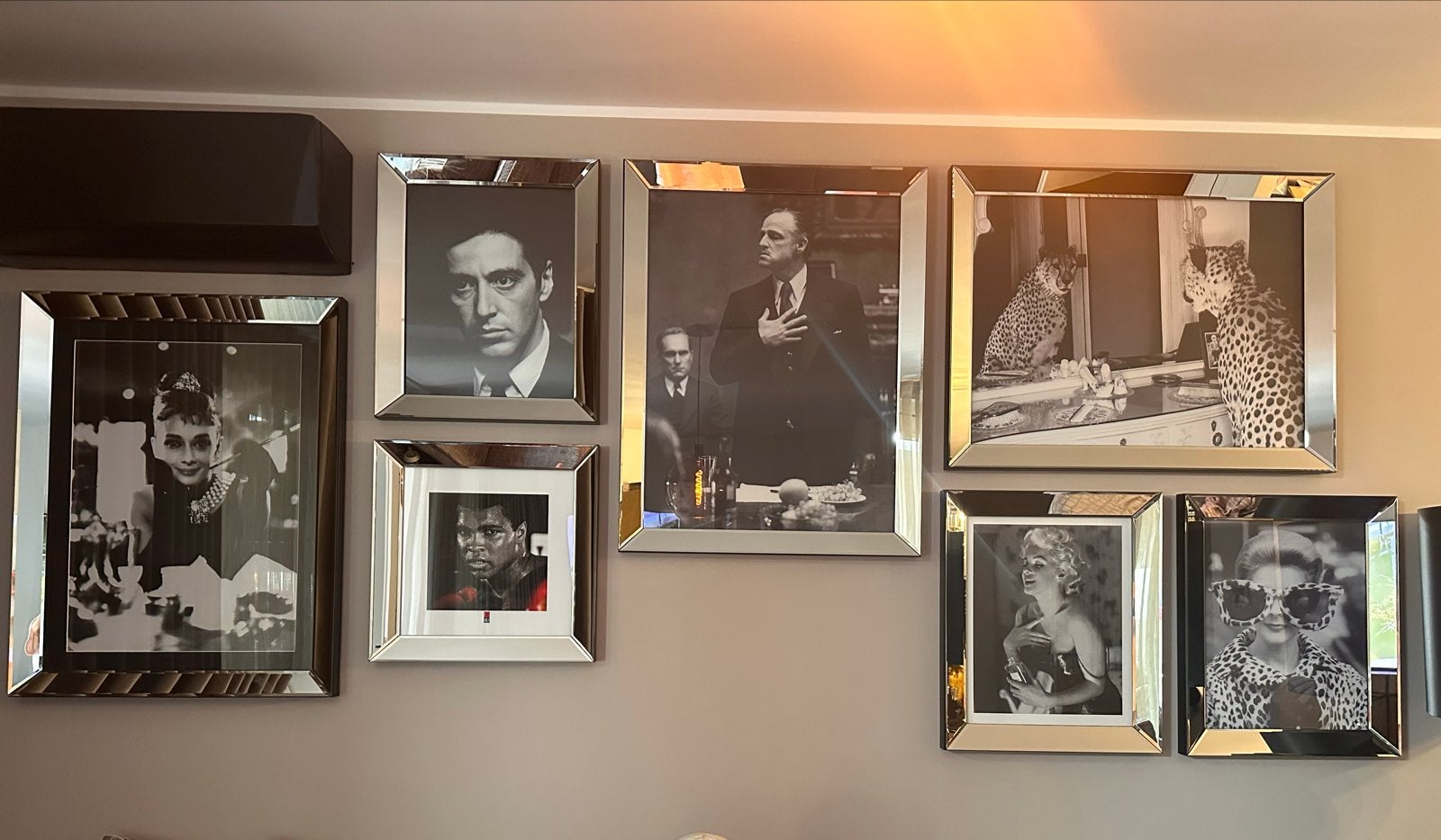 Eric kuster Set van 7 ingelijste zwart-wit foto's van iconen, Ophalen, 50 – 75, Zo goed als nieuw, Foto of Poster