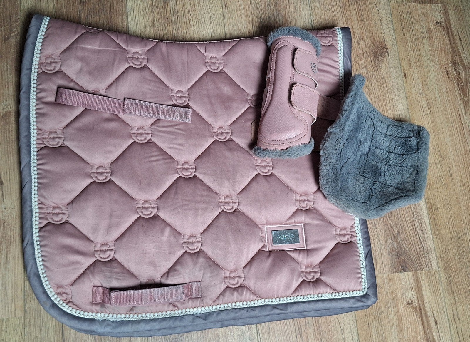 Equestrian Stockholm Pink Pearl, Dieren en Toebehoren, Full (L), Gebruikt, Dressuurdekje, Mesh