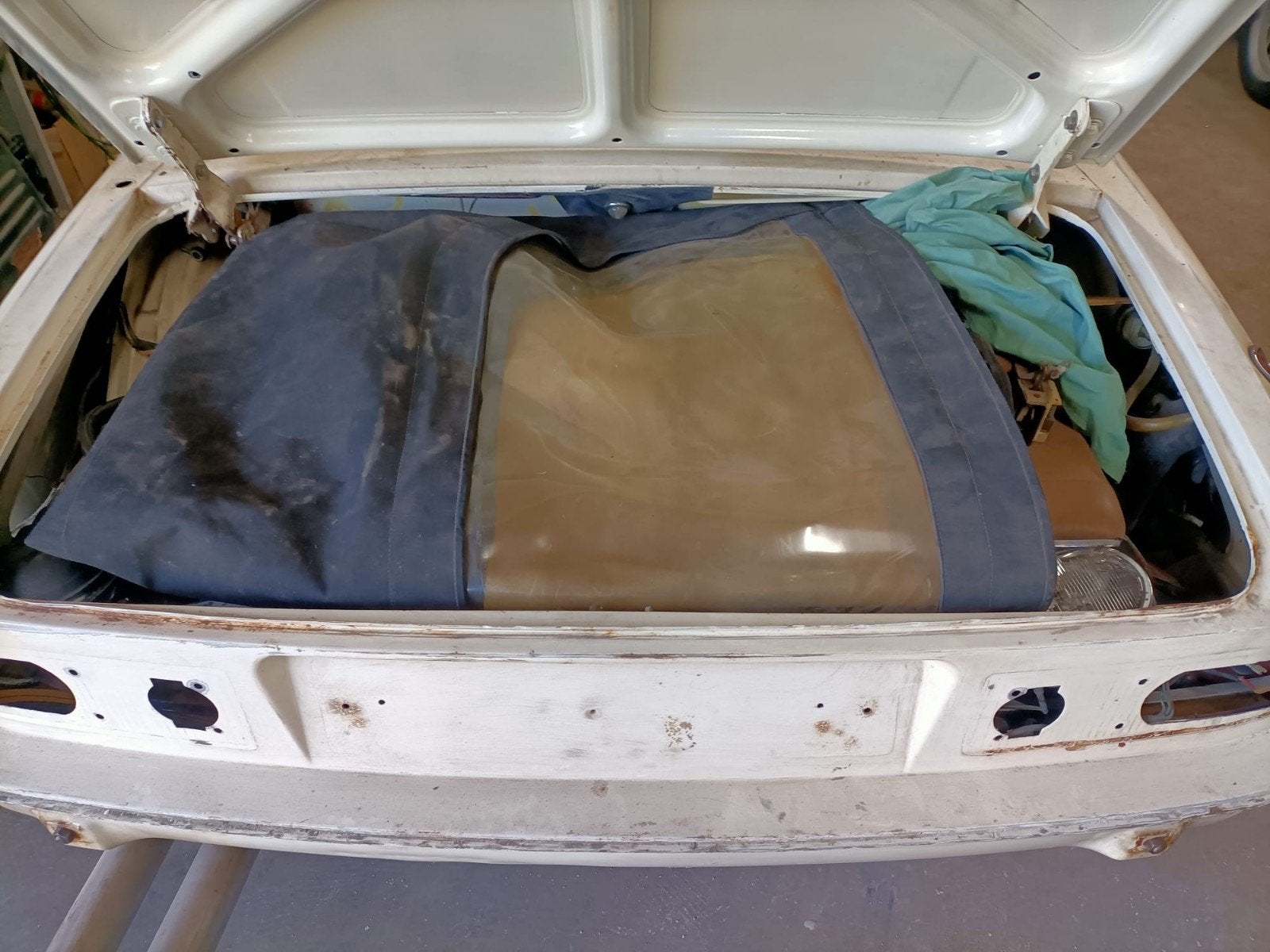 Twee Triumph Stag, foto 6