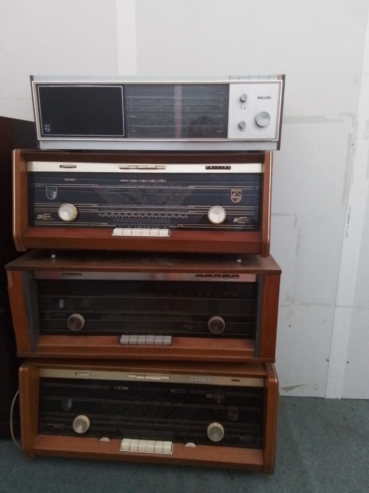 7 spelende radio's en 2 bandrecorders - complete set, Ophalen, Onderdeel