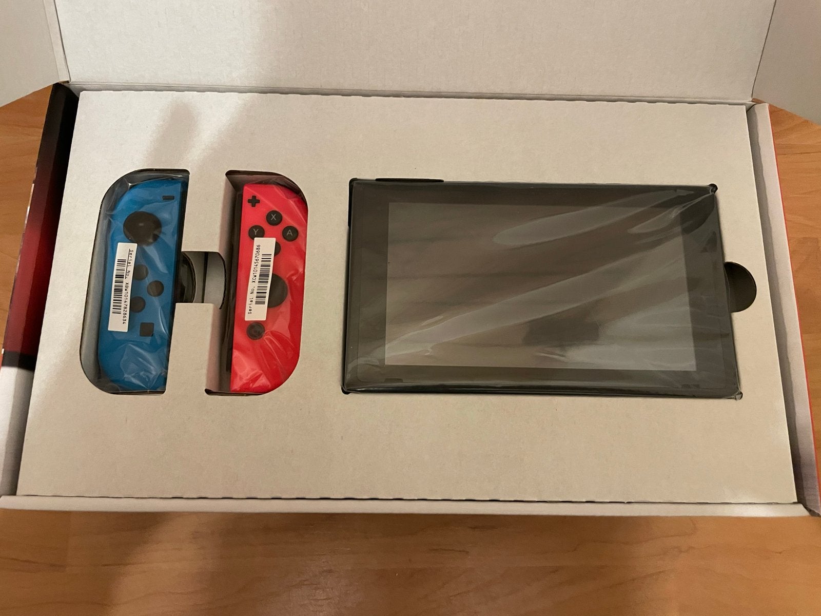 Complete Nintendo Switch V1 (Neon Rood/Blauw) + Zelda Case, Spelcomputers en Games, Ophalen of Verzenden, Zo goed als nieuw, Met 2 controllers