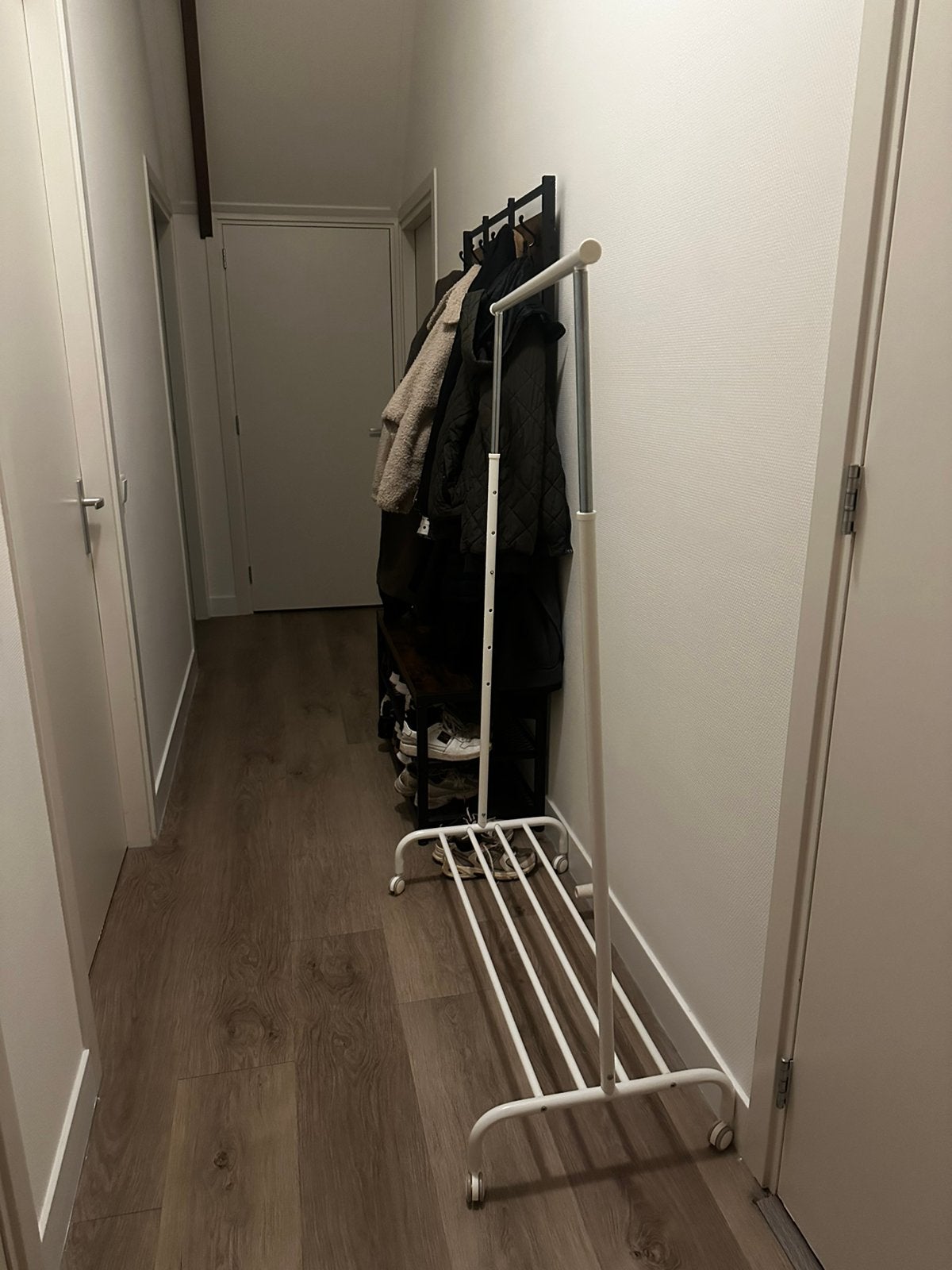 IKEA kledingrek (verstelbaar), Ophalen, Met wielen, Zo goed als nieuw