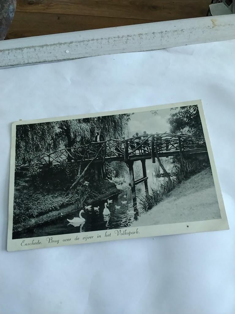 ENSCHEDE. BRUG OVER DE VIJVER IN HET VOLKSPARK 1942, Ophalen of Verzenden, 1940 tot 1960, Overijssel