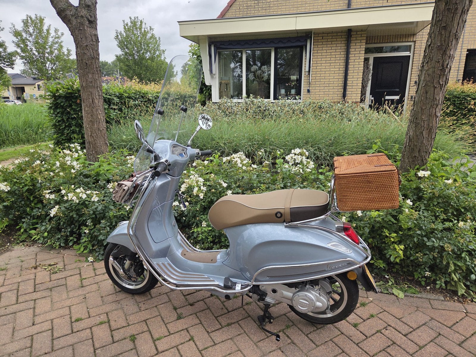 Vespa Primavera Pic Nic 50cc 45 km/u | 2023 | 851 km |, Fietsen en Brommers, Ophalen, Maximaal 45 km/u, Vespa S, Zo goed als nieuw