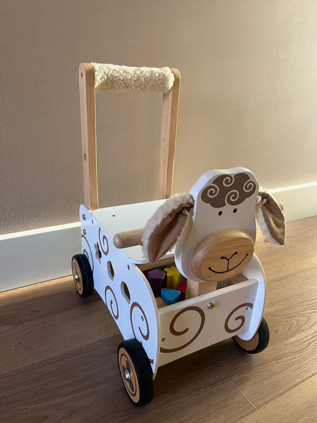 I’m Toy houten loop- en duwwagen schaap met blokken, Ophalen of Verzenden, Zo goed als nieuw, Overige typen, Met wieltjes