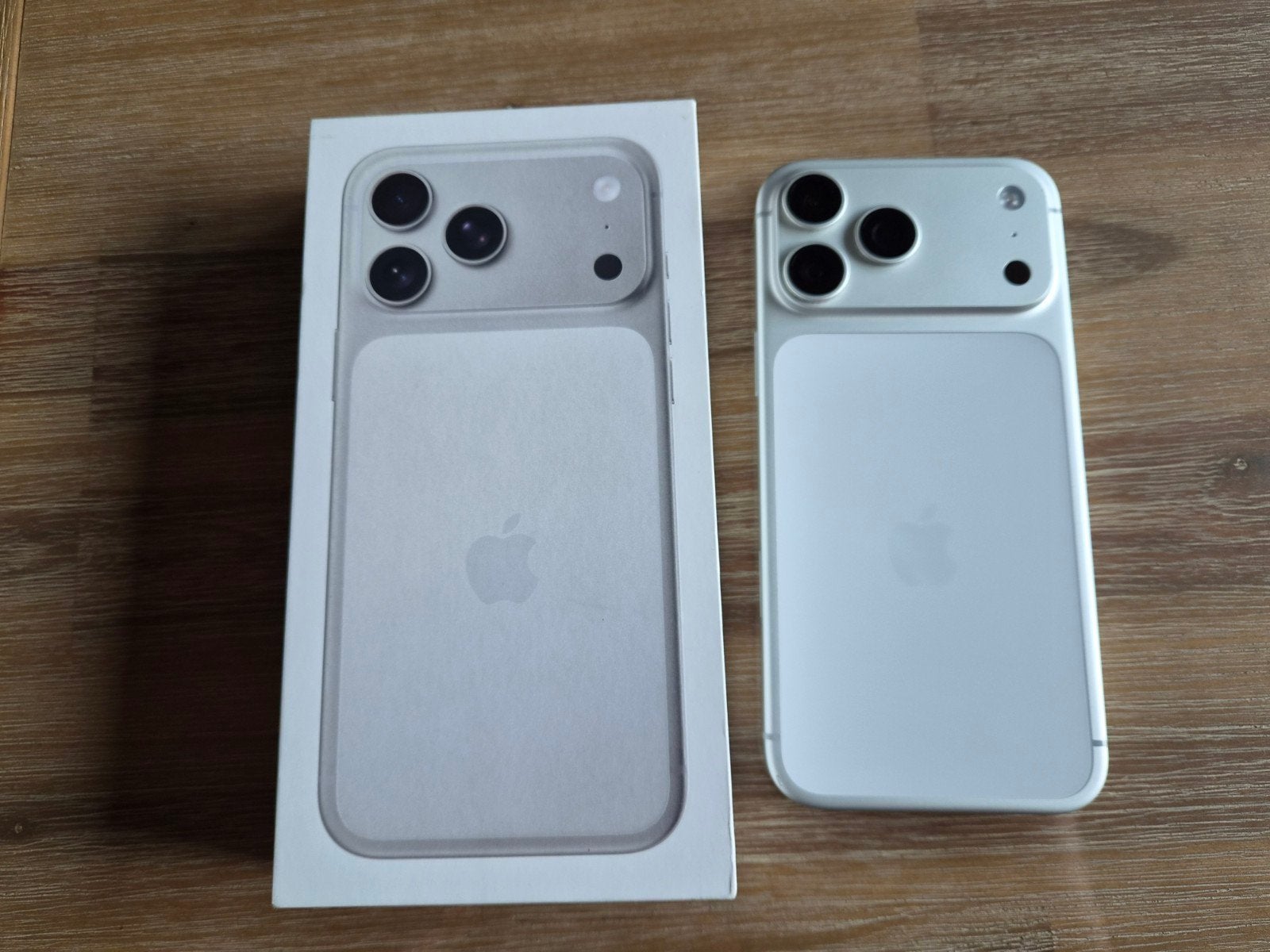 iPhone 17 Pro Max - ligt gebruikt, 100% batterij, Gebruikt, Overige modellen, Zonder simlock, Zilver