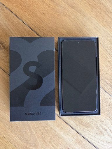 Samsung S22 128GB + gratis oranje hoesje en screenprotector, Telecommunicatie, Mobiele telefoons | Samsung, Zwart, Touchscreen
