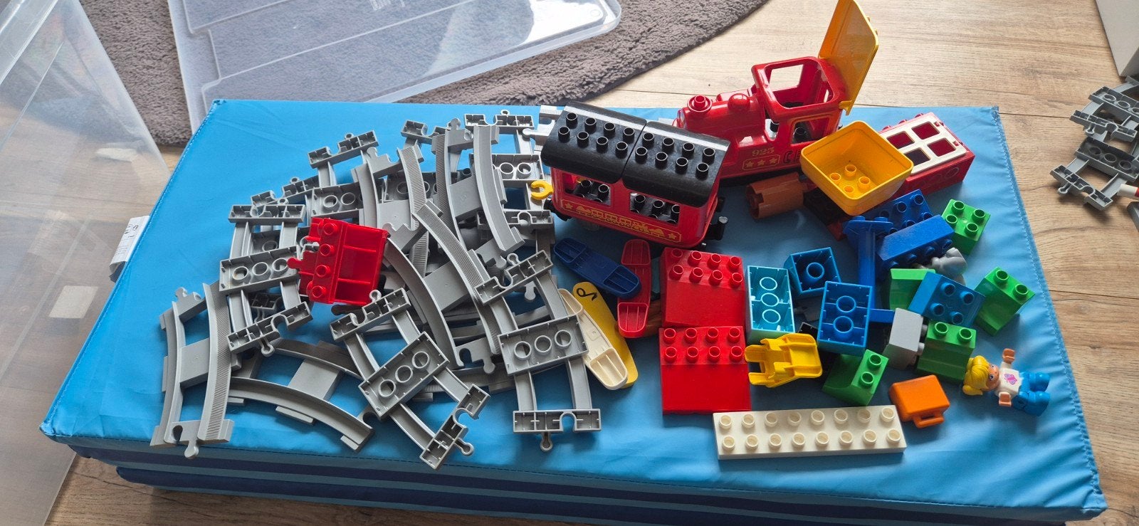 Duplo rode treinbaan, Kinderen en Baby's, Speelgoed | Duplo en Lego, Ophalen of Verzenden, Zo goed als nieuw, Compleet, Duplo