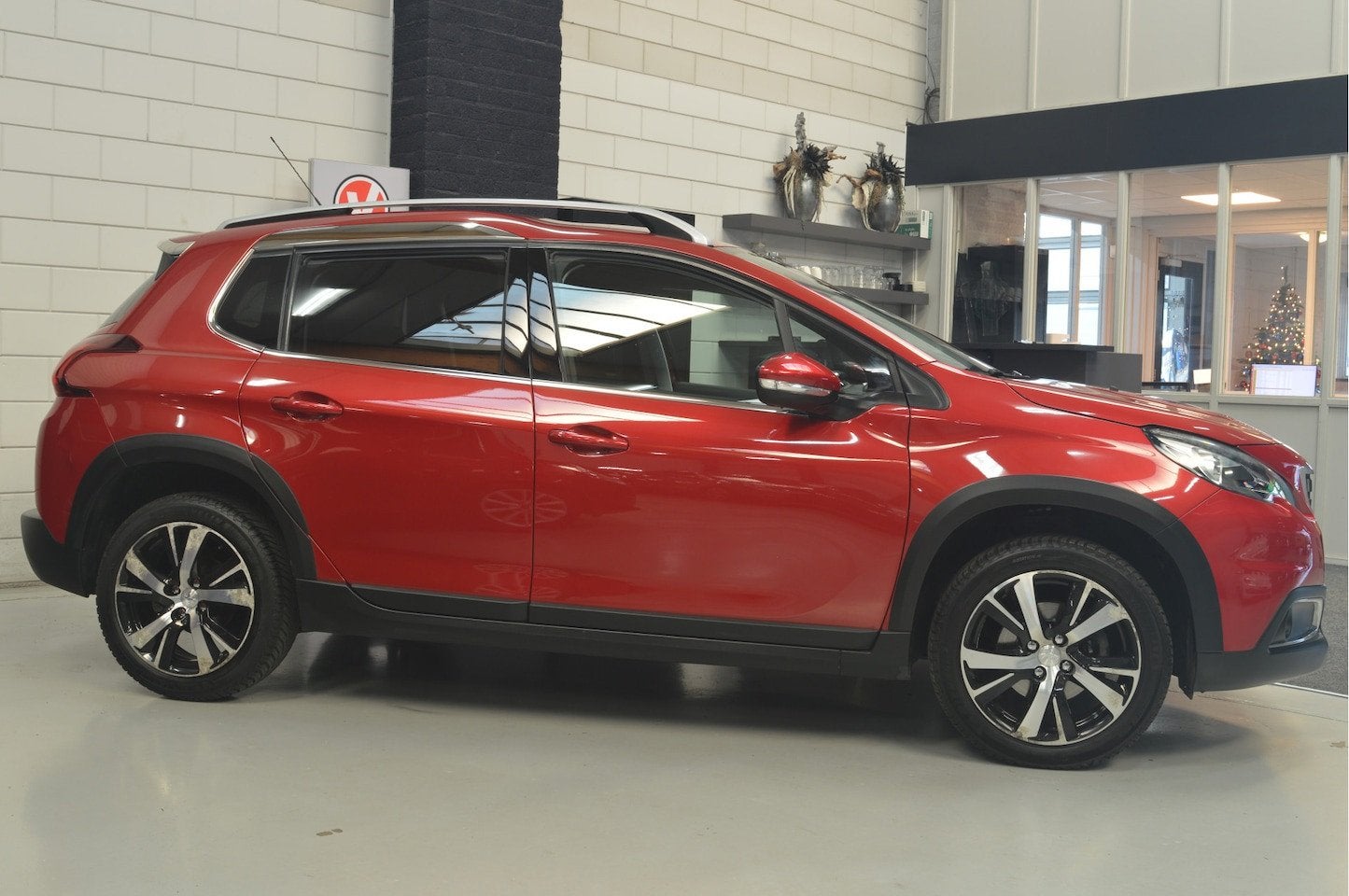 Peugeot 2008 1.2 PureTech Allure / AUTOMAAT // 105.000 km //, Euro 6, 1199 cc, 610 kg, Origineel Nederlands
