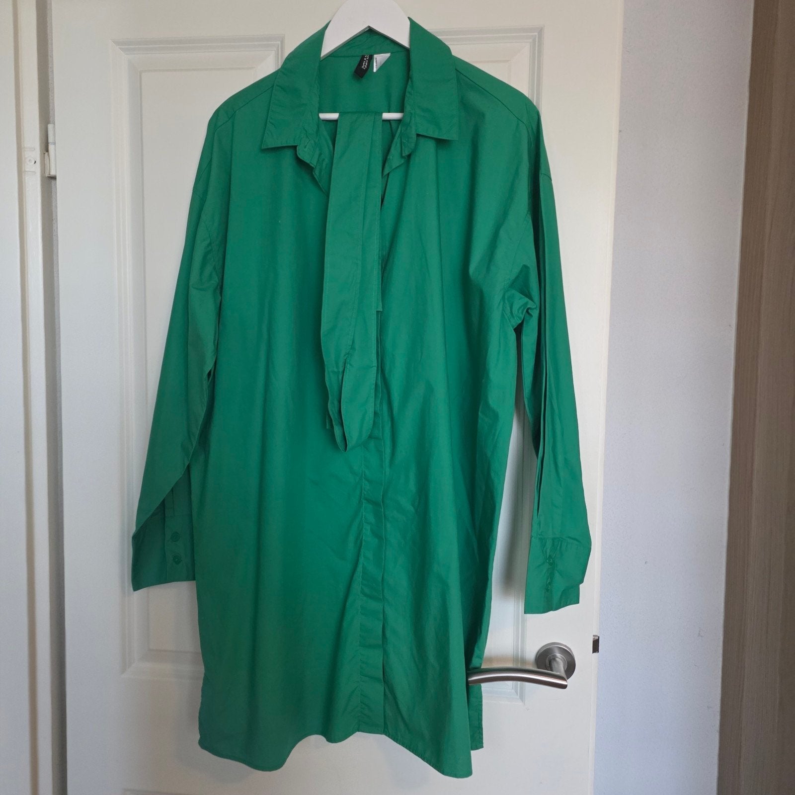 Groene H&M Divided blousejurk maat L, H&M Divided, Maat 42/44 (L), Nieuw, Ophalen of Verzenden