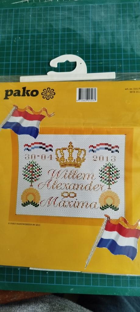 Borduurpakket Willem Alexander & Máxima - Nieuw, Ophalen of Verzenden, Nieuw, Handborduren, Borduurpakket