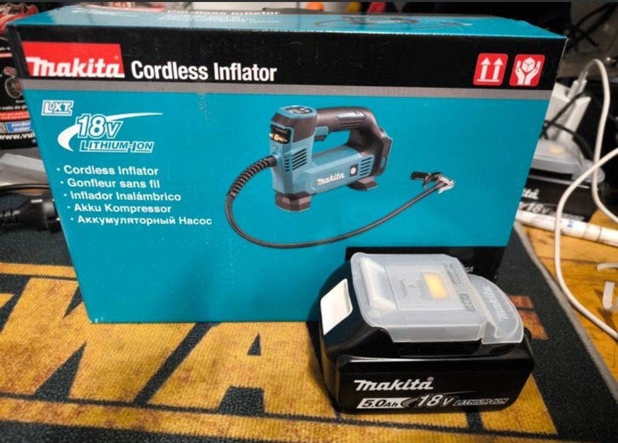 Makita DMP180 18V Accu Compressor met 5.0Ah accu, Ophalen