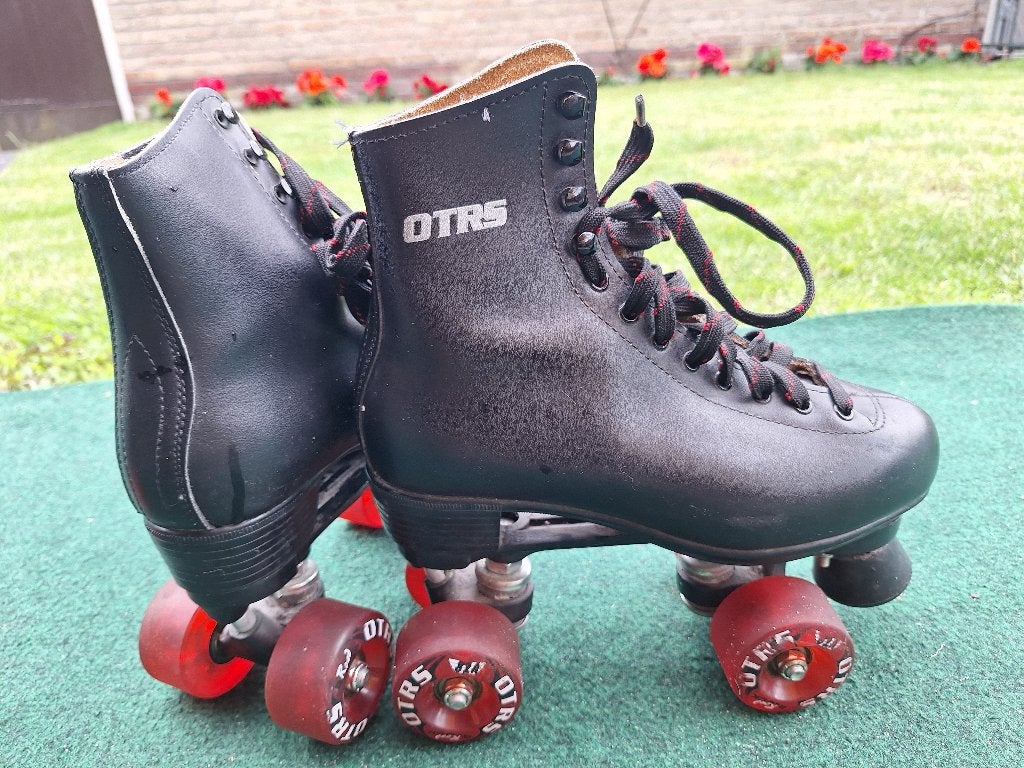 OTRS rolschaatsen - Maat 38 - Zwart met rode wielen, Sport en Fitness, Overige merken, Gebruikt, Overige typen, Ophalen of Verzenden