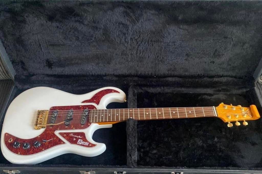 Zeer mooie Burns gitaar, Ophalen of Verzenden, Zo goed als nieuw, Solid body, Overige merken